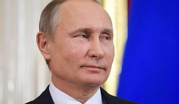 «Как девушку выгулял»: Путин публично показал свою вторую половинку, сеть в ауте «Как девушку выгулял»: Путин публично показал свою вторую половинку, сеть в ауте
