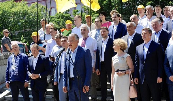 Гриценко рассказал о возможности создать коалицию с партией «Слуга народа» Гриценко рассказал о возможности создать коалицию с партией «Слуга народа»