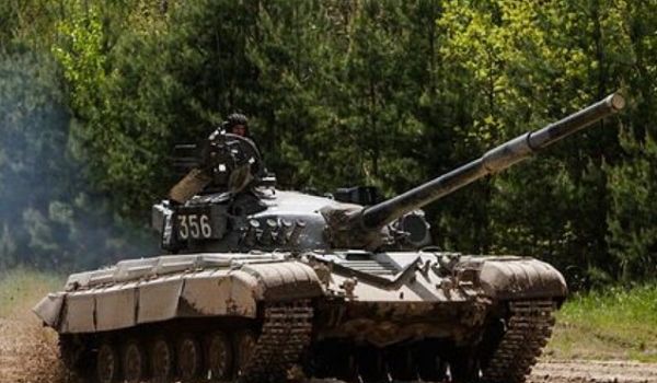 Украинские танки стянули к границам: в чем причина