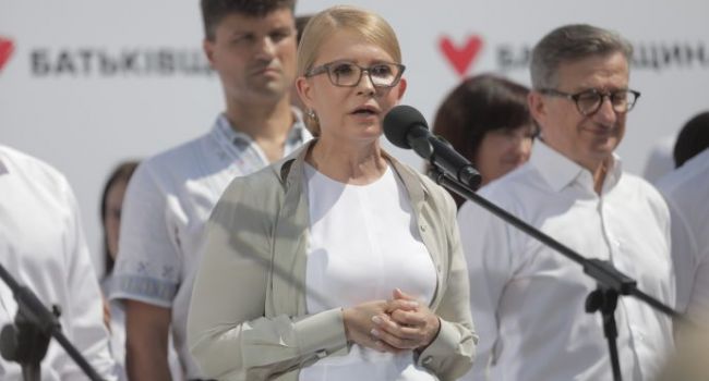 Тимошенко не готова попрощаться с мечтами о должности премьера – советует Зеленскому не признавать решение КС