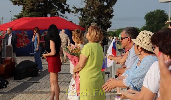 «Сдулась Рашка»: сеть обсуждает знаковые фото разочарованного Крыма «Сдулась Рашка»: сеть обсуждает знаковые фото разочарованного Крыма