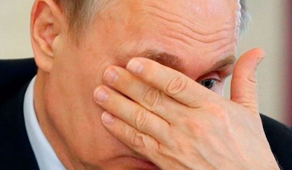 «Ботоксная выхуоль напугала Макрона»: Путин новой внешностью поднял Сеть на уши 