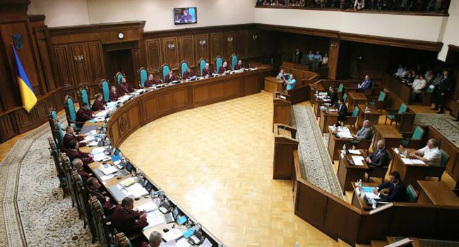Нардеп: если Конституционный Суд отменит указ Зеленского – это еще не значит, что выборы 21 июля не состоятся