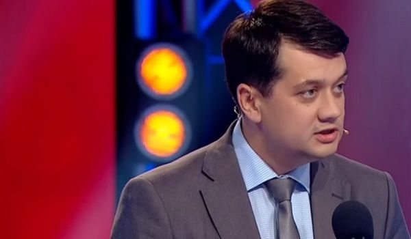 «Дмитрий, говорите на украинском»: Разумков в прямом эфире угодил в скандал 