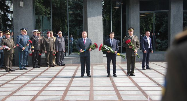 Трагедия ИЛ-76: Полторак, Зеленский и Хомчак почли память погибших бойцов ВСУ