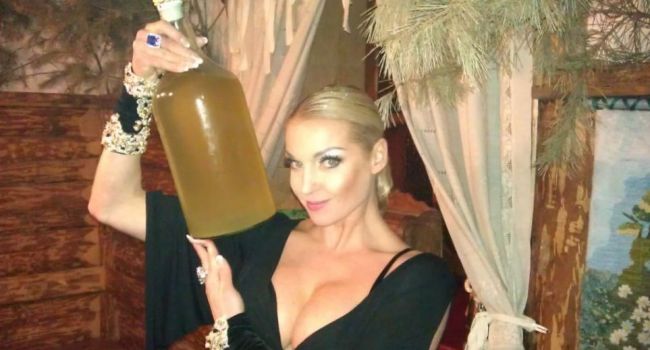 «У нас полстраны бухает»: Волочкова прокомментировала обвинения в алкоголизме 