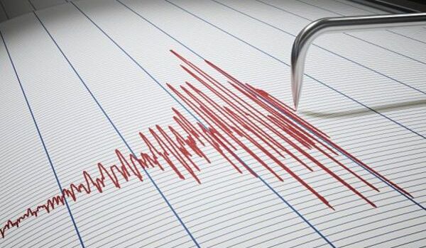 В Японии зафиксированы мощнейшие землетрясения: объявлена угроза цунами 