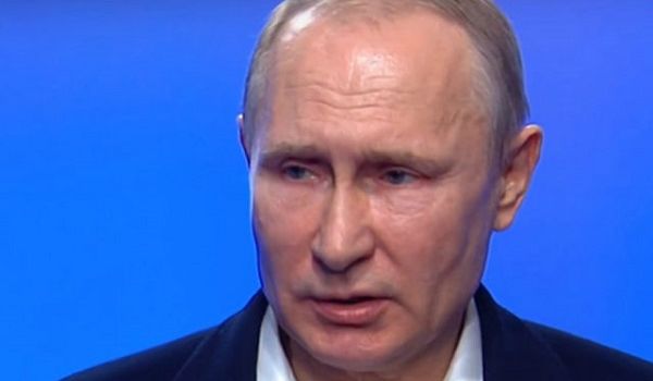 «Уколоться и забыться»: в Украине высмеяли поведение россиян во время Прямой линии Путина 