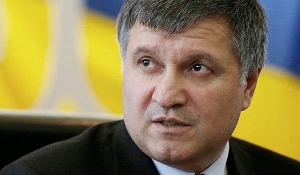 Не уполномочен: Зеленский прокомментировал петицию о немедленной отставке главы МВД