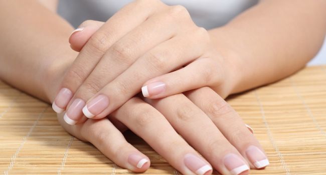 Медики рассказали, как распознать онкологию по ногтям и пальцам