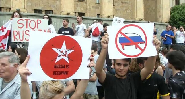 Протесты в Грузии: эксперт рассказал об истинном мотиве 