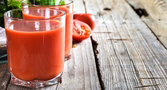 Если много пить: эксперты рассказали о последствиях употребления томатного сока