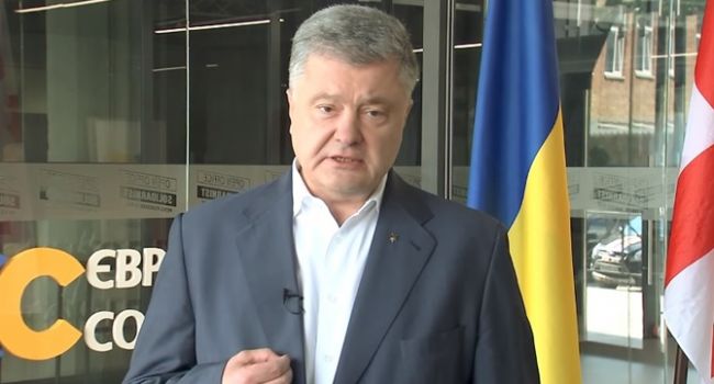 Порошенко обратился к украинскому правительству и к гражданскому обществу с призывом поддержать борьбу грузинского народа с агрессией Кремля