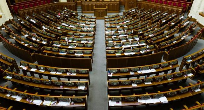 «Слуга народа» теряет потенциальные места в парламенте
