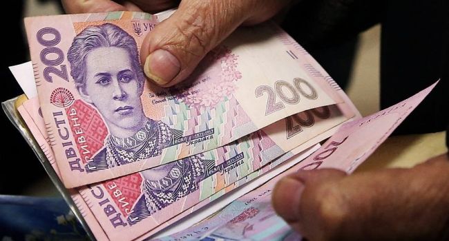 Уже в следующем месяце украинцам повысят пенсии