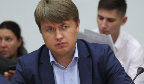 Герус пообещал, что начнет подметать Крещатик в случае невыполнения своего обещания Герус пообещал, что начнет подметать Крещатик в случае невыполнения своего обещания