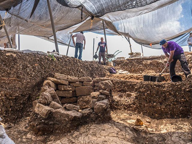 «В кладовых сохранились зерна чечевицы»: в Иерусалиме раскопали город времен неолита 