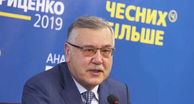 Блогер: Гриценко поддерживает истощение почвы подсолнечником и соей, одобряет вымершие села