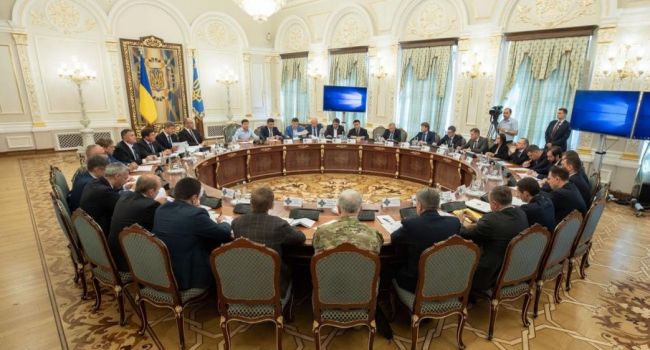 Нардеп: президенту достаточно созвать СНБО и ввести подготовленные парламентом санкции против «NewsOne» и «112 Украина»
