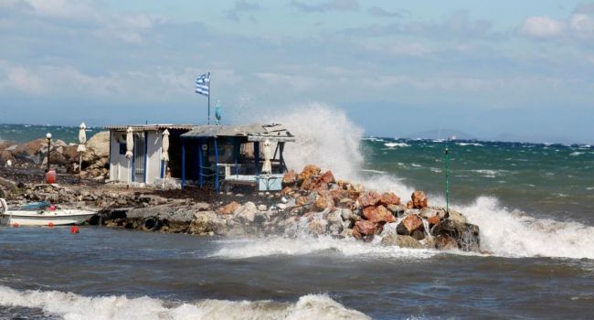 Сильнейший шторм в Греции: есть погибшие, среди них россияне