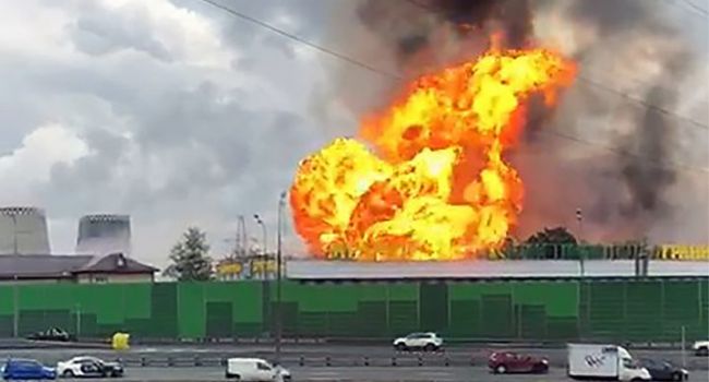 Огонь поднялся на 50 метров: в Интернете показали кадры ЧП на Мытыщинской ТЭЦ-27 «Северная», ходят слухи о взрыве