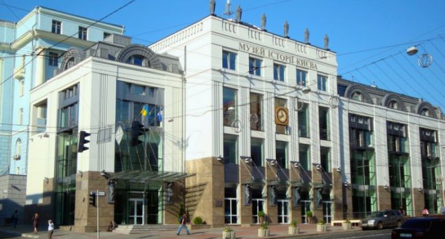 Зеленский берётся "восстанавливать музеи"?