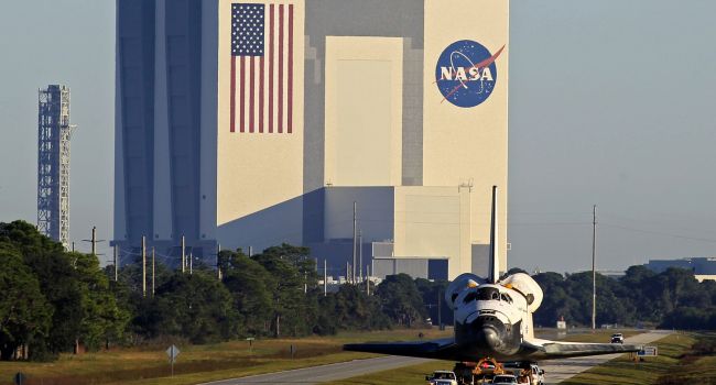 Политические риски: в НАСА объяснили, почему американцы до сих пор не на Луне