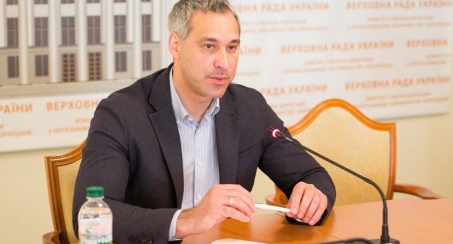 Рябошапка заявил, что в Администрации президента планируют созвать внеочередную сессию парламента