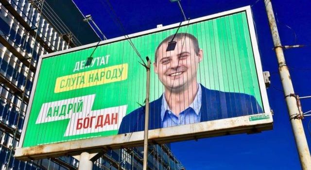 Зеленский получил кредит доверия общества, поэтому людям неважно, кто там у него в избирательном списке - мнение