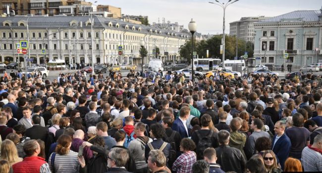 «Мы здесь власть!»: в Москве десятки тысяч горожан взбунтовались против Путина и вышли на акцию, ситуация критическая