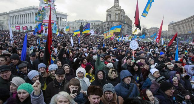 Эксперт: украинцев достали абсолютно все политики, но люди не готовы больше выходить на Майдан