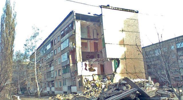 Первомайск в огне: город плотно обложили артиллерией, есть погибшие и раненные среди гражданских, в том числе дети