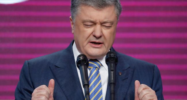 Порошенко считает свою партию уникальной командой, способной двигать Украину вперед, и остановить российский реванш