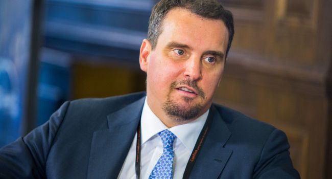 Новым главой правительства может стать Абромавичюс - мнение Новым главой правительства может стать Абромавичюс - мнение