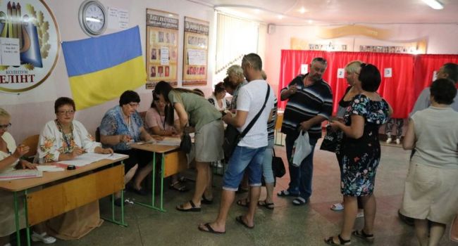 Обозреватель: эти выборы показали, что Украина начала мыслить не так как Россия
