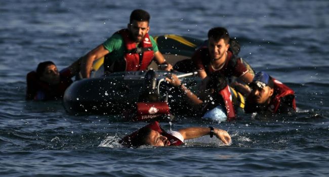 Десятки погибших: в Средиземном море продолжается операция по поиску тел мигрантов