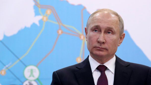 «Дедушка просто немножечко сс*т»: у Путина заметили оружие под носками «Дедушка просто немножечко сс*т»: у Путина заметили оружие под носками