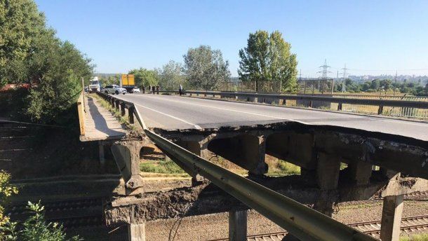 ЧП в Харькове: полиция открыла дело по факту обрушения автомобильного моста