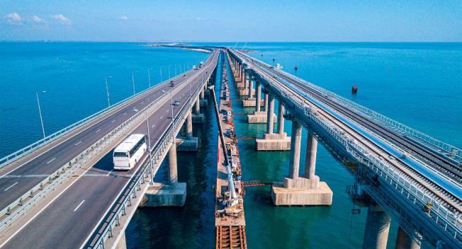 «Это катастрофа. Люди в панике»: Из-за Крымского моста Азовское море становится мертвым 