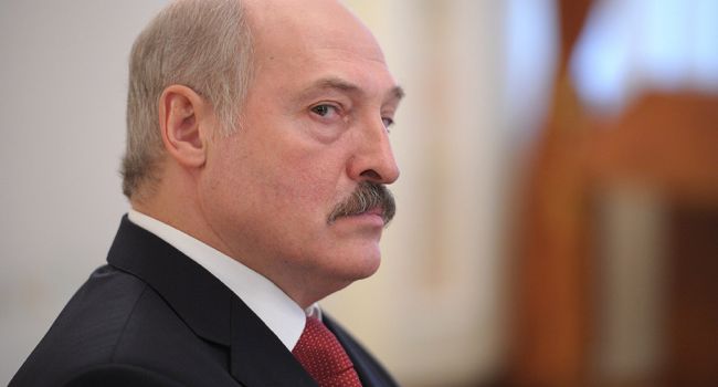 За оскорбление матом: Лукашенко жестко наказал нетрезвого подчинённого