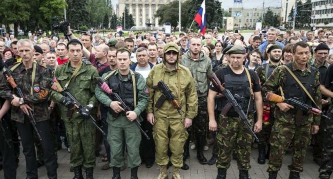 «Зачем вам российский паспорт, если через месяц вас убьют?» Донецкий блогер раскрыл глаза «ополченцам», которых призывают вступить в ряды армии «Л/ДНР»
