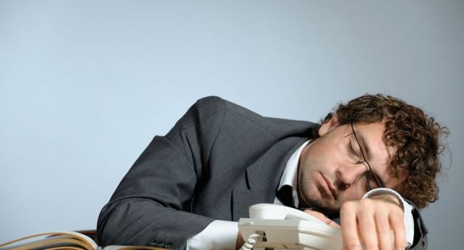 Днём точно не уснете: ученые рассказали о лучших продуктах против дневной сонливости