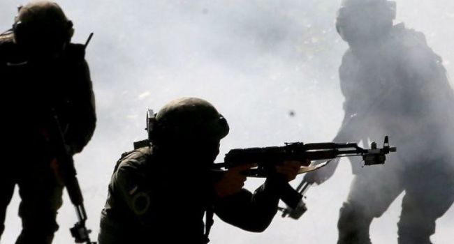«Пристрелить, пока он не добежал к границе»: Украину призвали изменить порядок открытия огня на Донбассе
