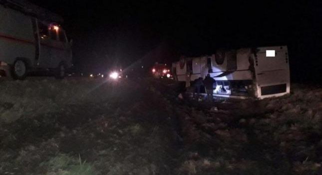 Трагедия в России: с 30-метрового обрыва упал автобус с пассажирами, среди жертв дети