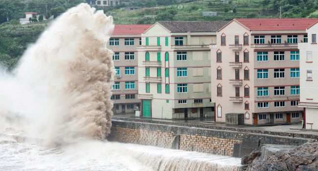 Наивысший уровень опасности: Жителей Китая готовят к сильнейшему тайфуну 