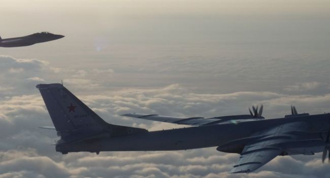 Истребители США устроили воздушную «схватку» с военными самолетами Путина в небе над Аляской