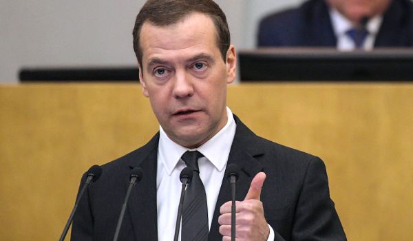 Медведев радостно поздравил Медведчука со вторым местом его партии на выборах в ВР