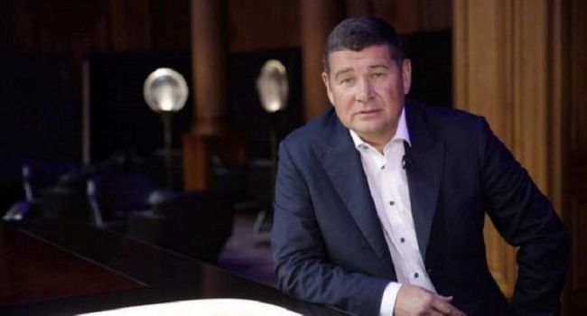 Онищенко намерен вернуть себе свой офис на Крещатике Онищенко намерен вернуть себе свой офис на Крещатике
