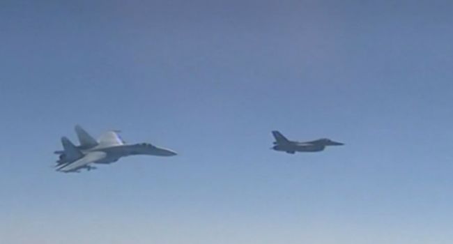 «В самолете Шойгу начало дурно пахнуть»: истребители НАТО устроили переполох министру обороны РФ