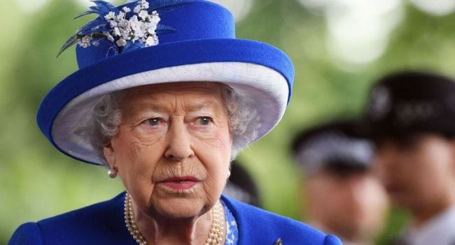 Безвкусицу не надевать: Елизавета II запретила Меган Маркл носить уличную одежду